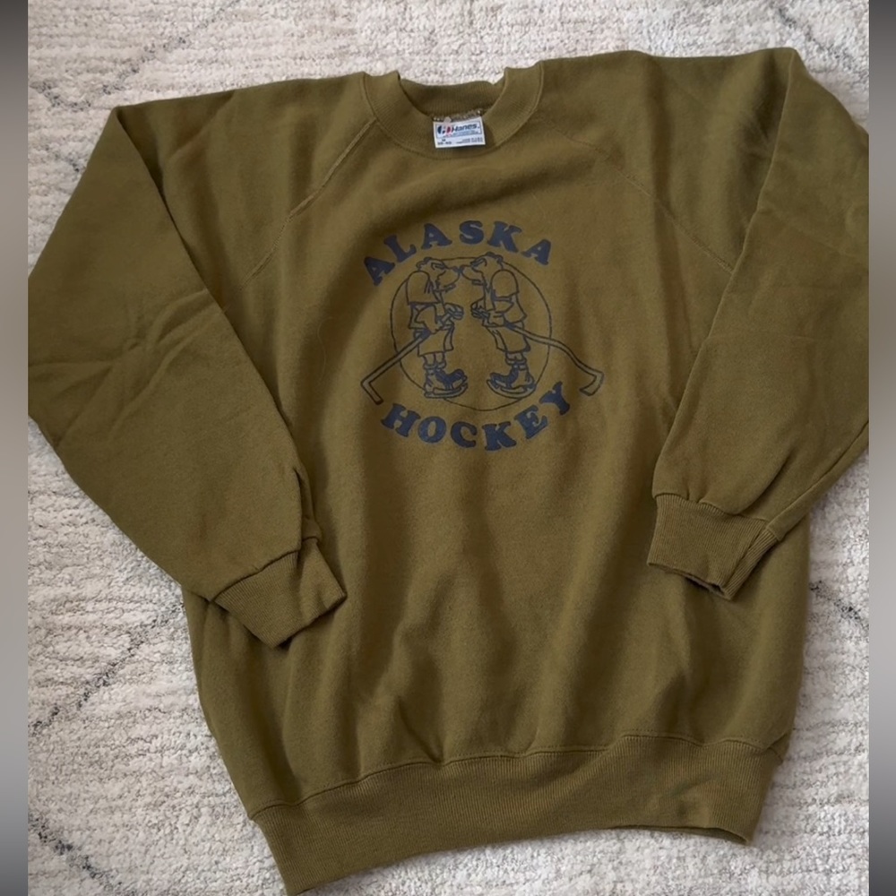 Vintage Alaska Hockey crewneck